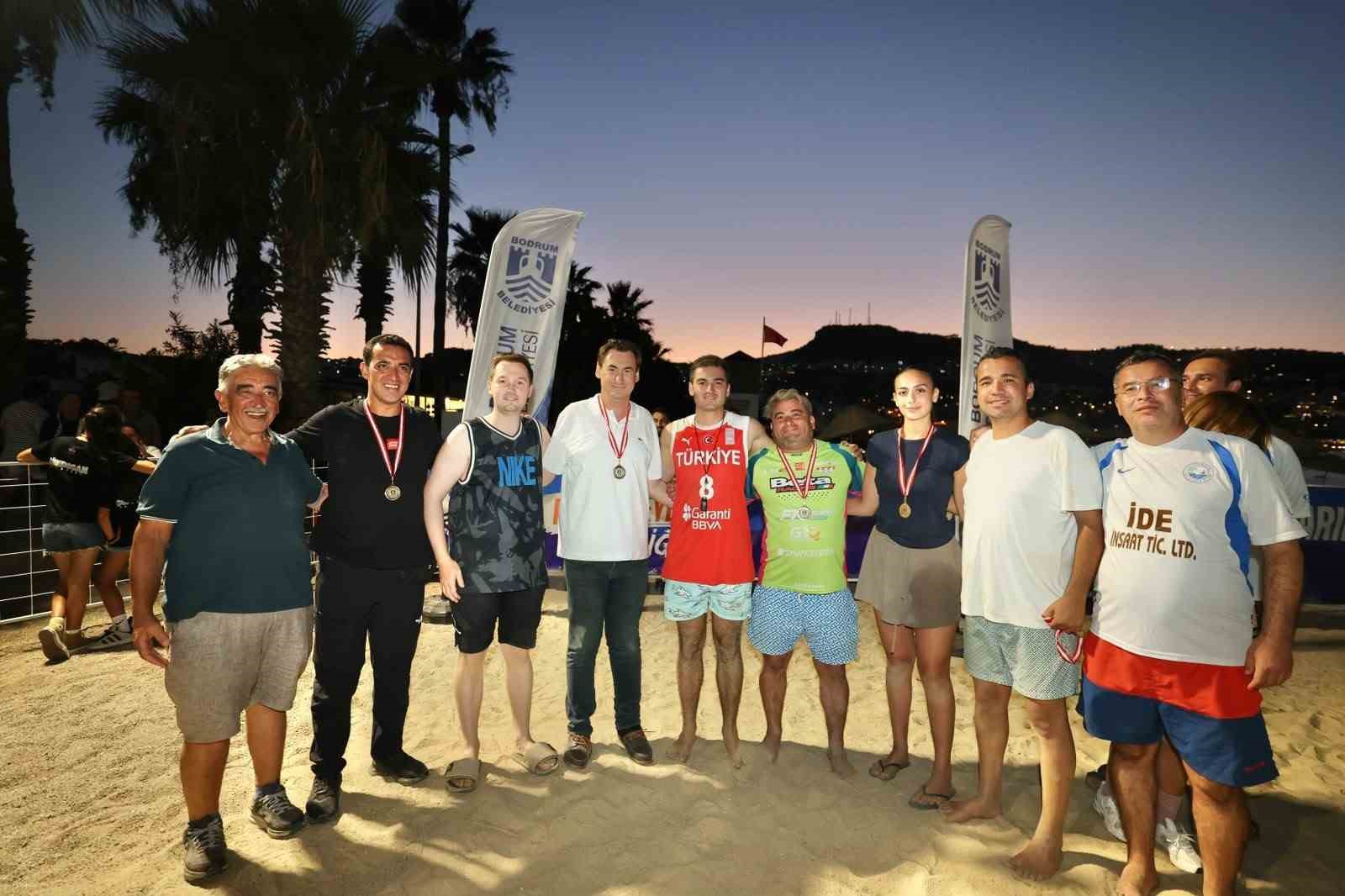 Plaj Voleybolu Şenliği Gündoğan’da tamamlandı