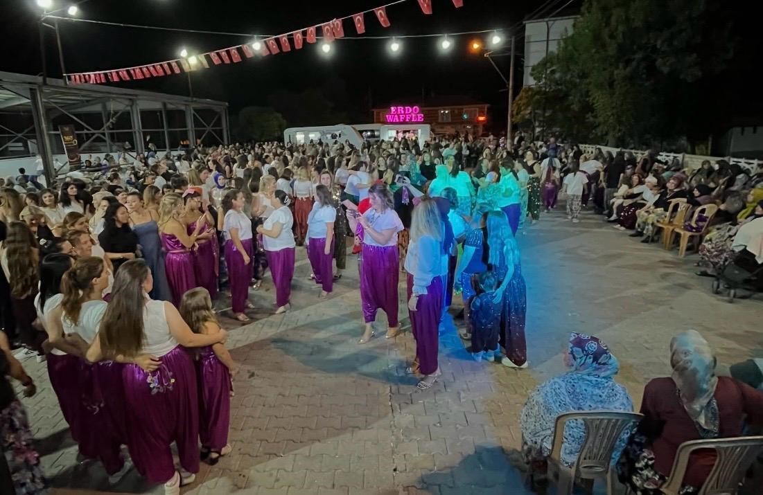 Hayrabolu’da kadınlar şalvarlarıyla kültürlerini yaşattı