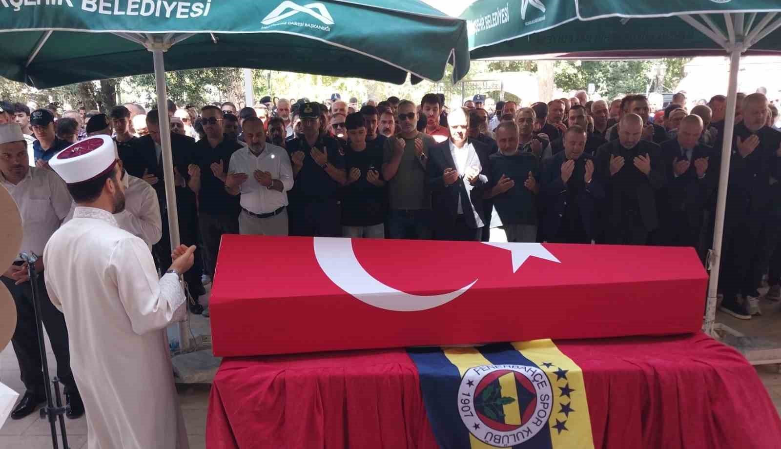 Derbide hayatını kaybeden Gazi Gerçek Yaşar, son yolculuğuna uğurlandı