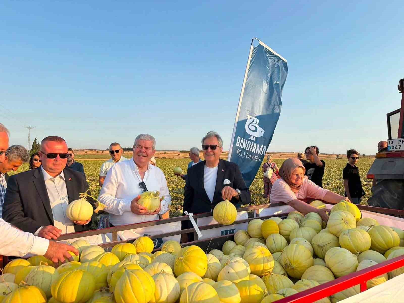 Yeşilçomlu Kavun Festivali bölge üreticisine pazar oluşturuyor