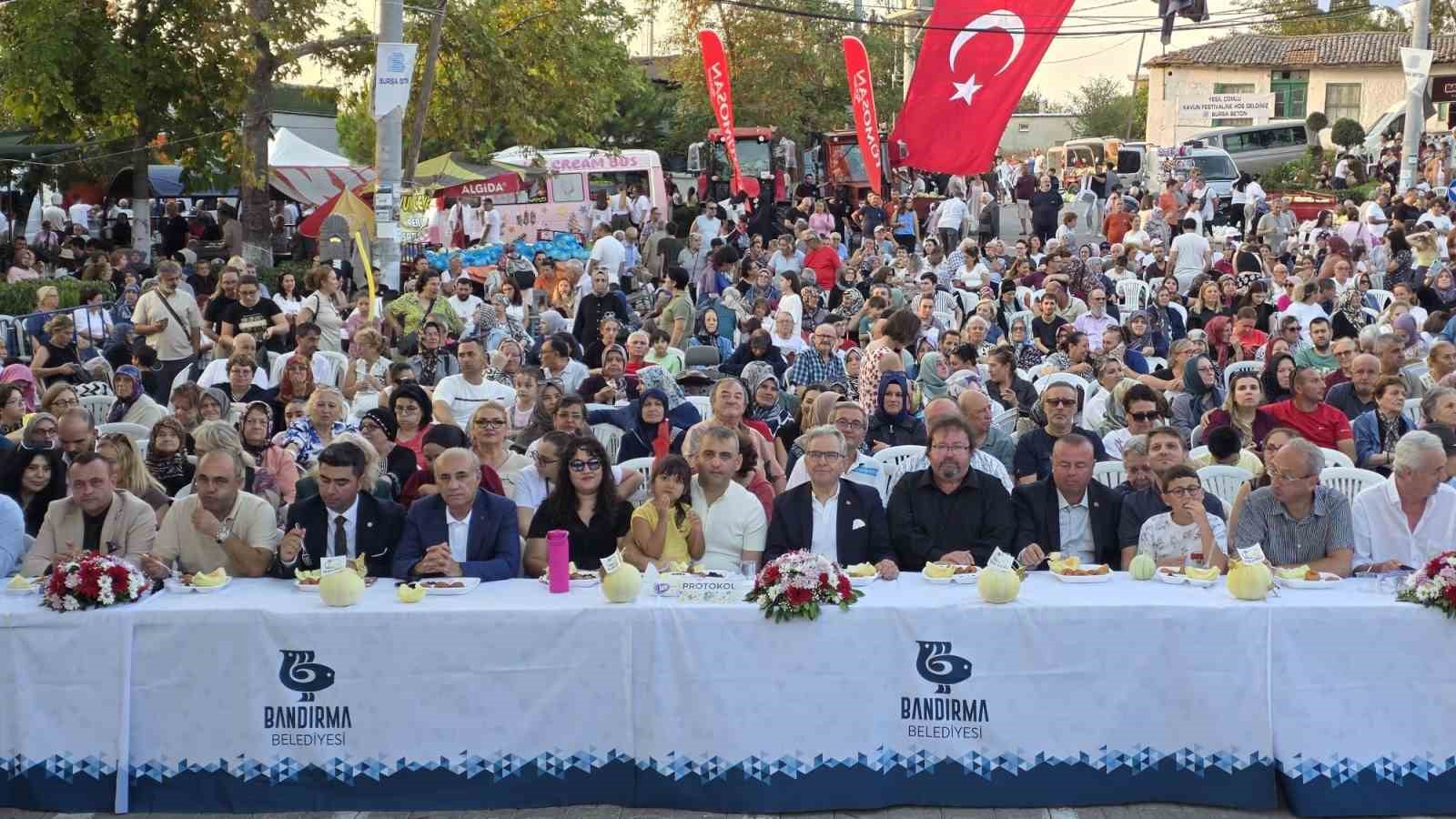 Yeşilçomlu Kavun Festivali bölge üreticisine pazar oluşturuyor