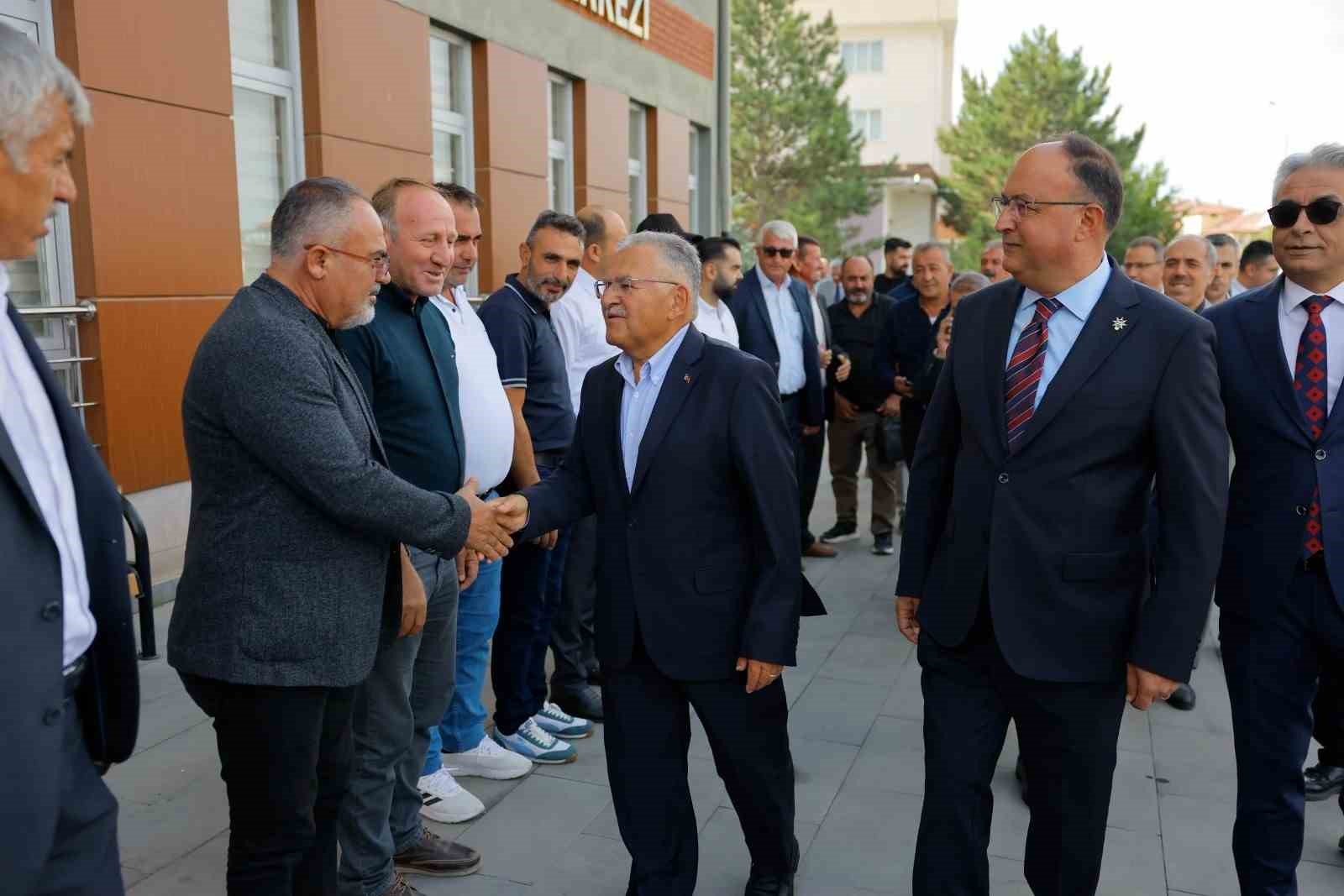 Başkan Büyükkılıç, Tomarza’da muhtarlarla istişare etti