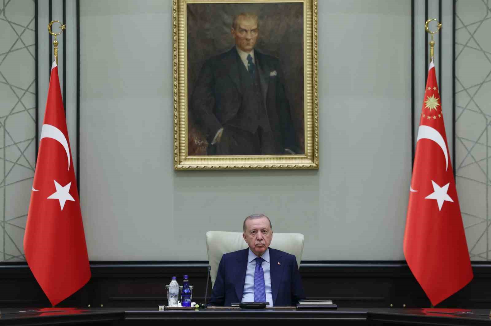 Kabine Toplantısı Cumhurbaşkanı Erdoğan’ın başkanlığında başladı.