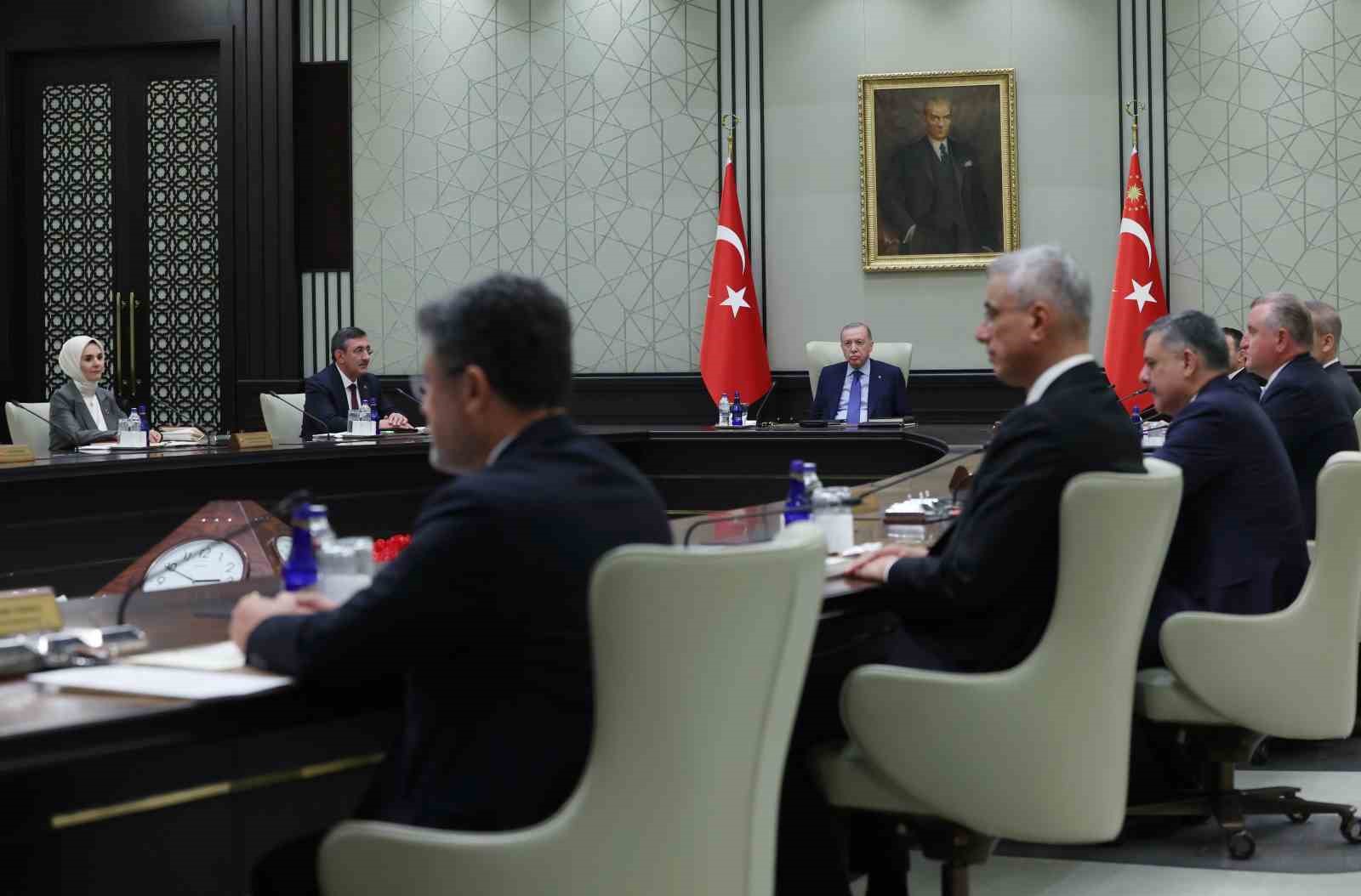 Kabine Toplantısı Cumhurbaşkanı Erdoğan’ın başkanlığında başladı.