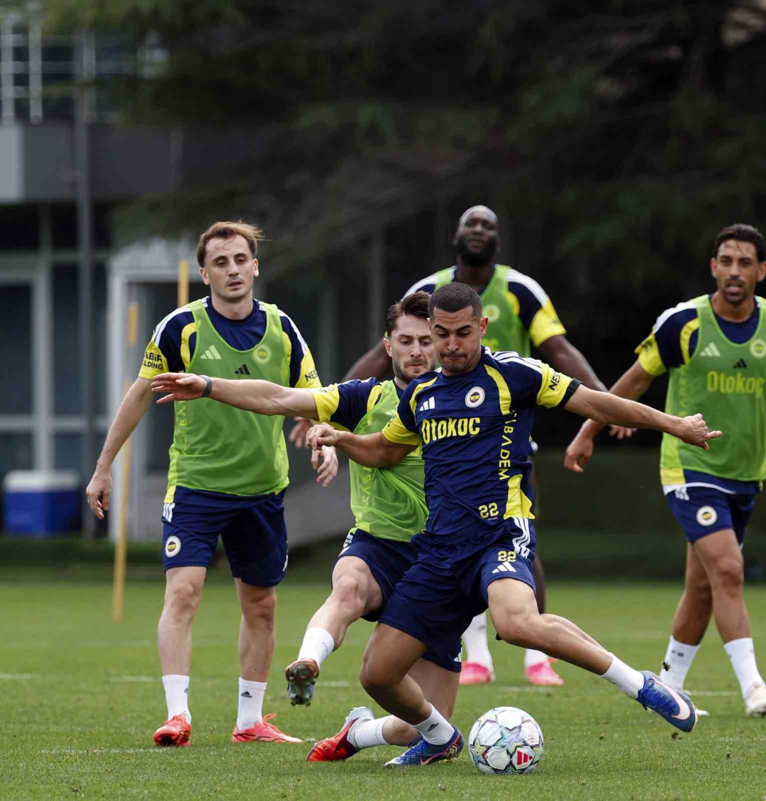 Fenerbahçe’de Roma maçı hazırlıkları devam etti