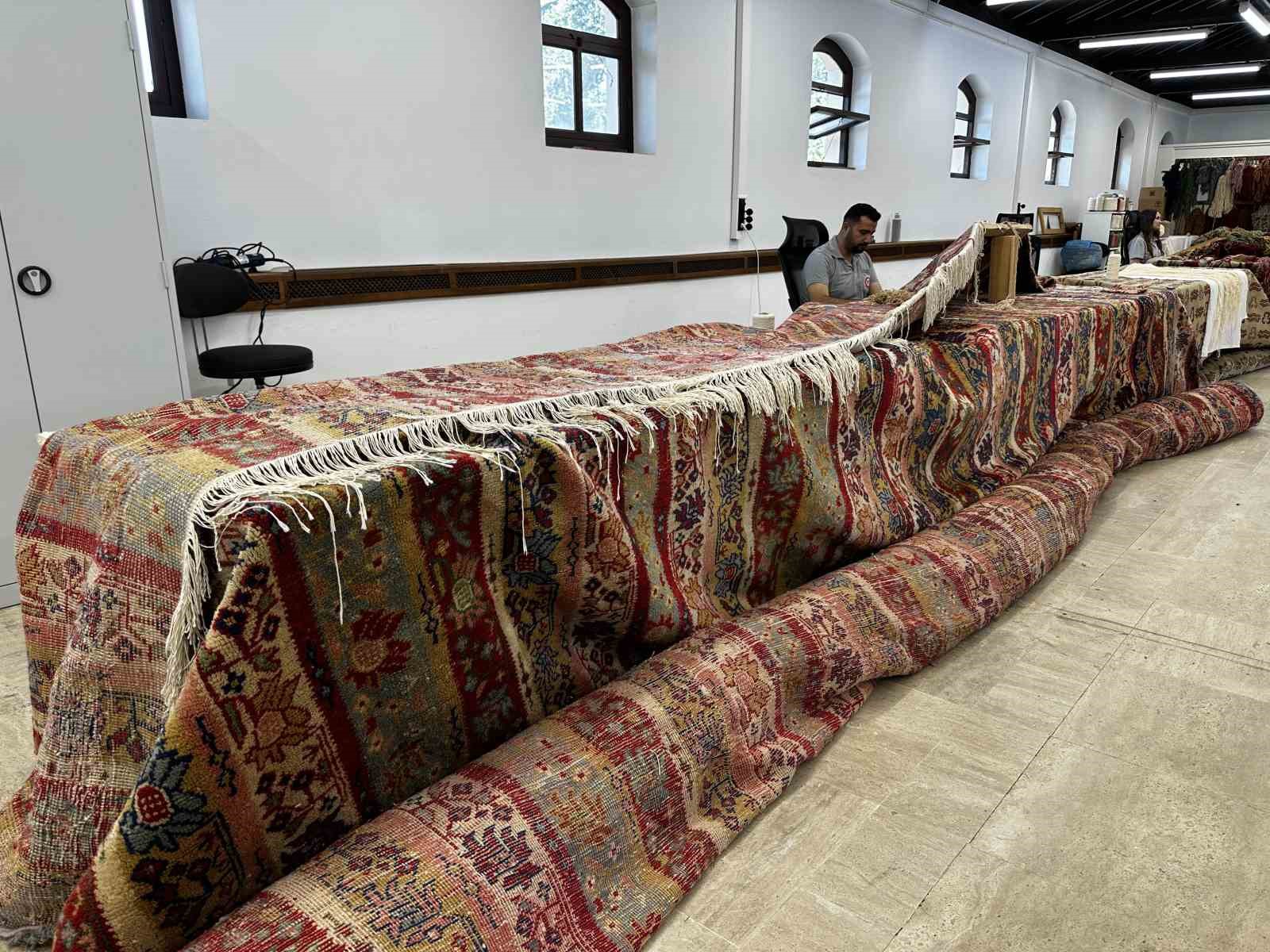 500 yıllık saray seccadeleri sergilenmeye hazırlanıyor