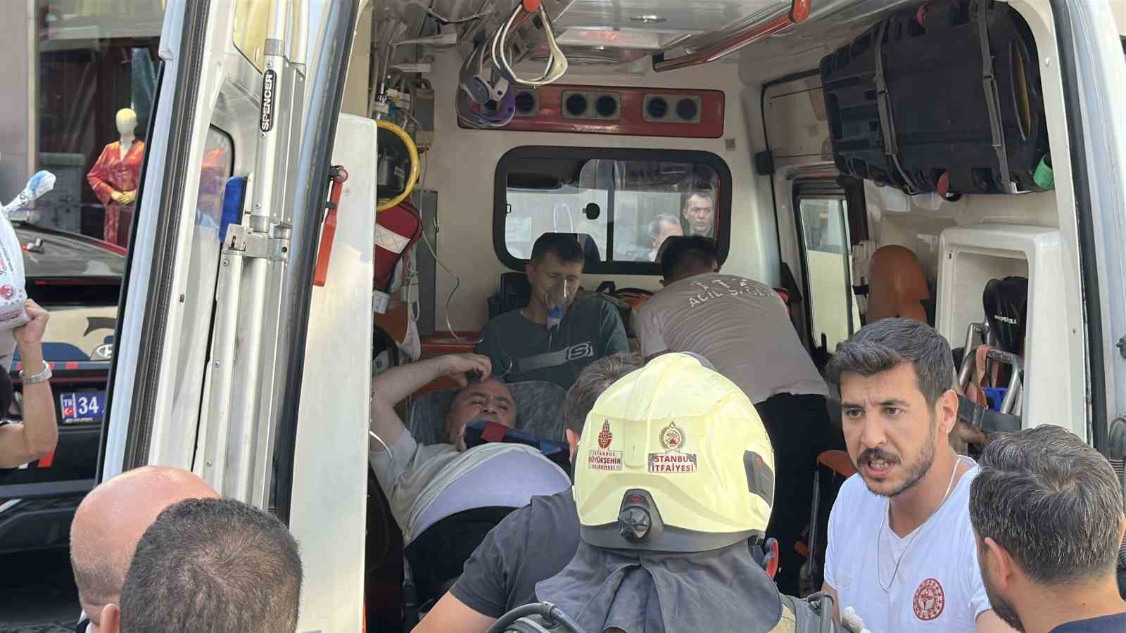 Şişli’de binada yangın paniği: Birinci kattan atlayan kişi yaralandı