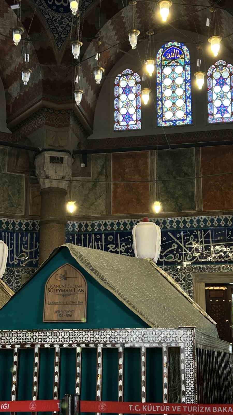 Kanunu Sultan Süleyman vefatının 460’ıncı yılında kabri başında dualarla anıldı
