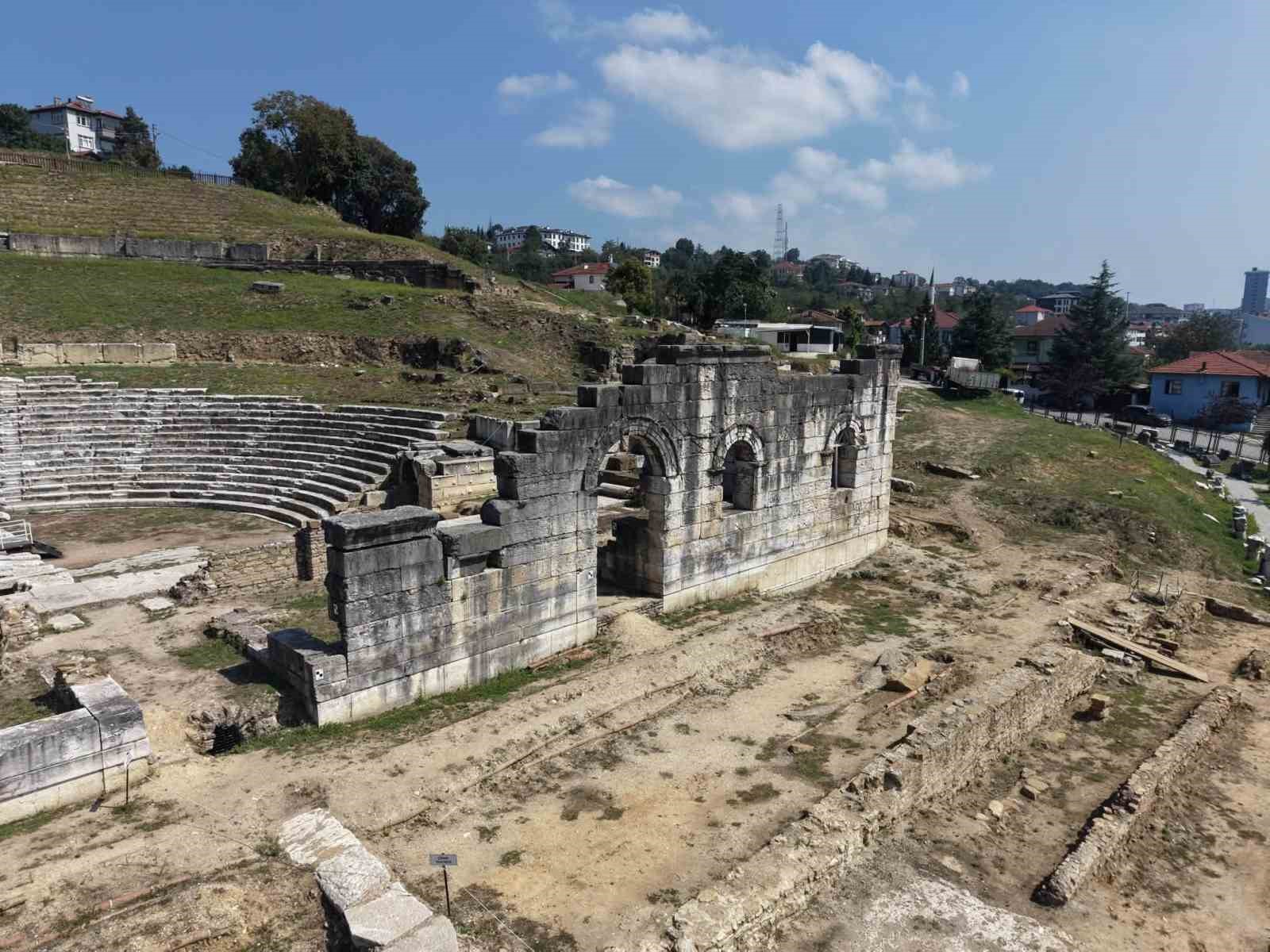 Destek Hizmetleri bu sefer tarihe el attı