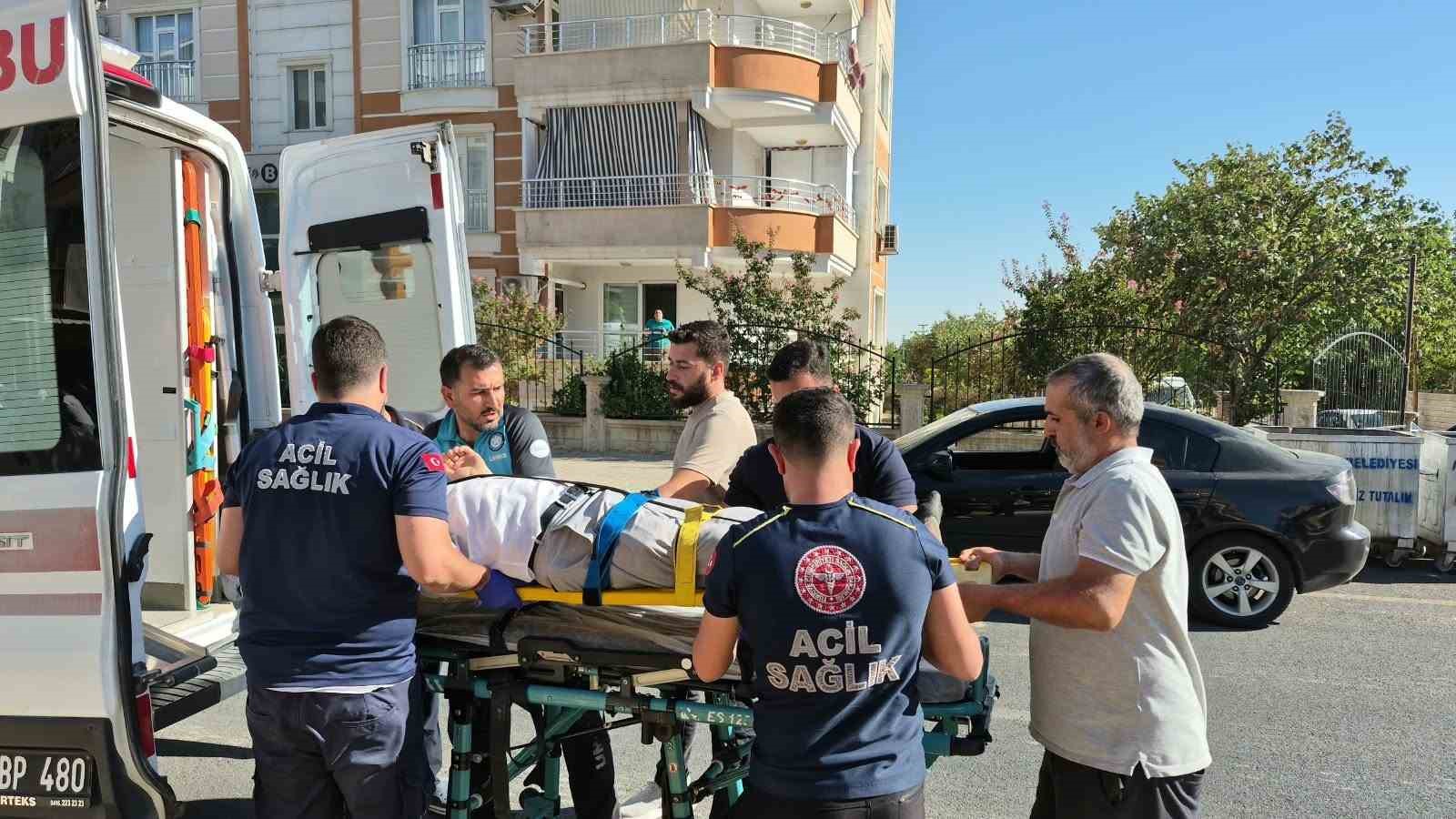 İki motosiklet çarpıştı: 3 yaralı