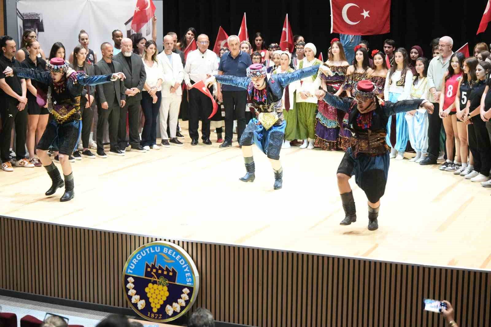 Turgutlu’da kadın takımların yeni sezon lansmanı kültür ve sporla buluştu