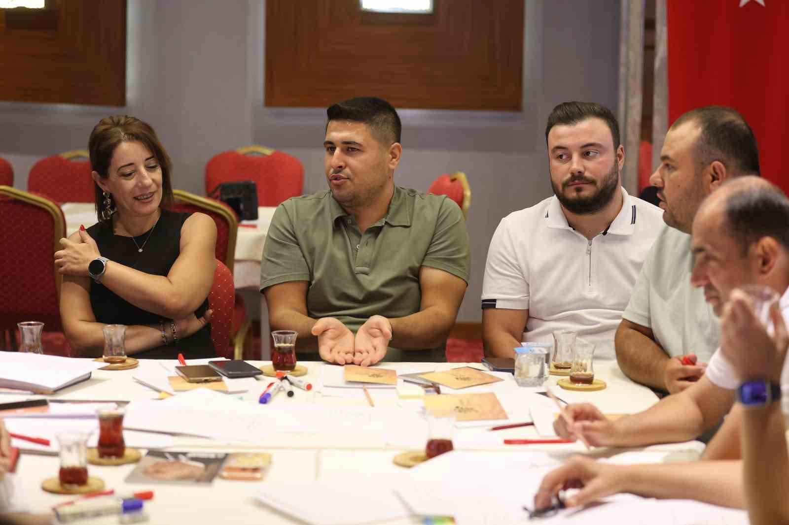 Şehzadeler’de Bağcılık ve Tarım Çalıştayı düzenlendi