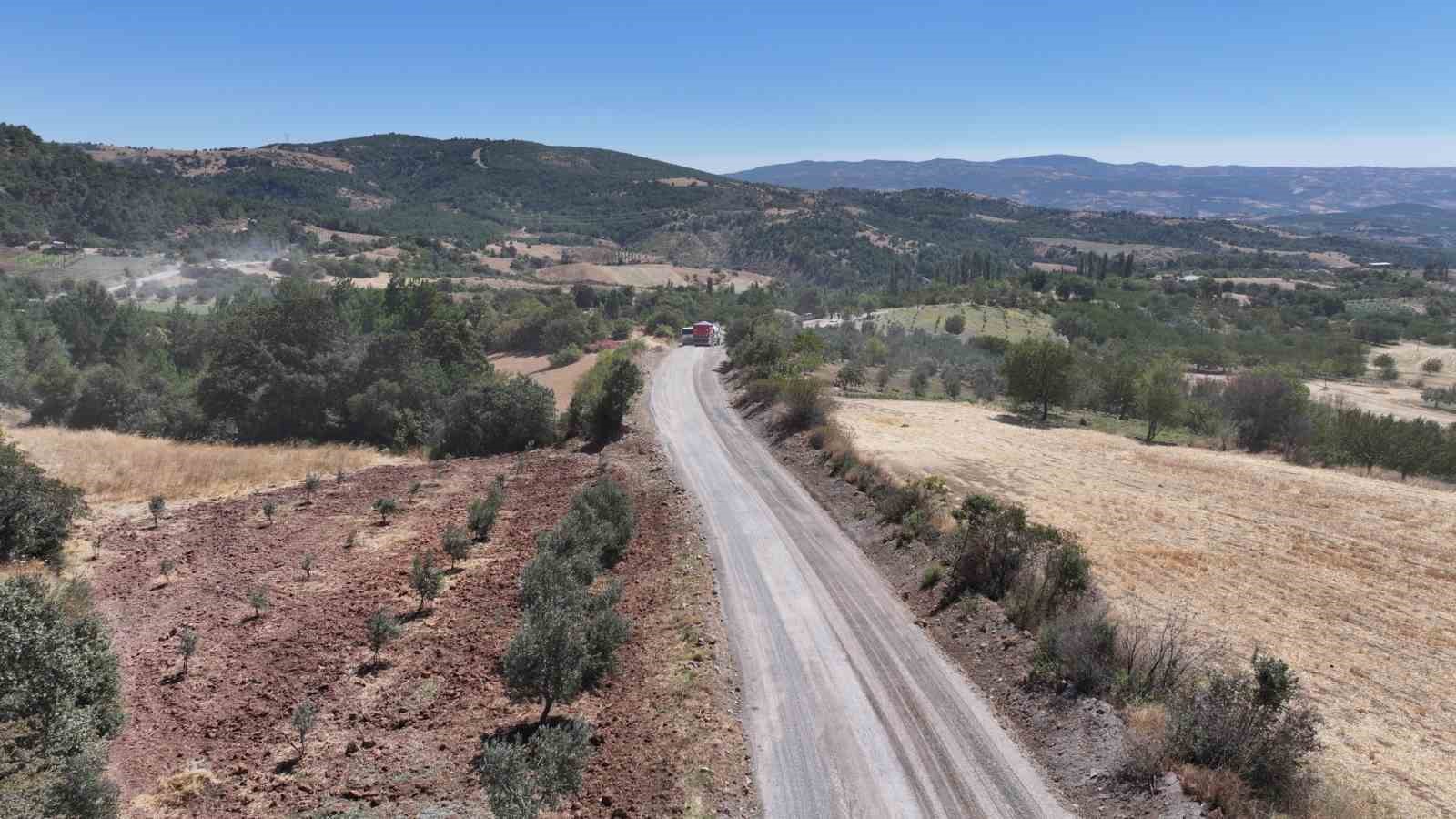 Manisa’da 1999’da açılan yol 27 yıl sonra asfaltla buluştu
