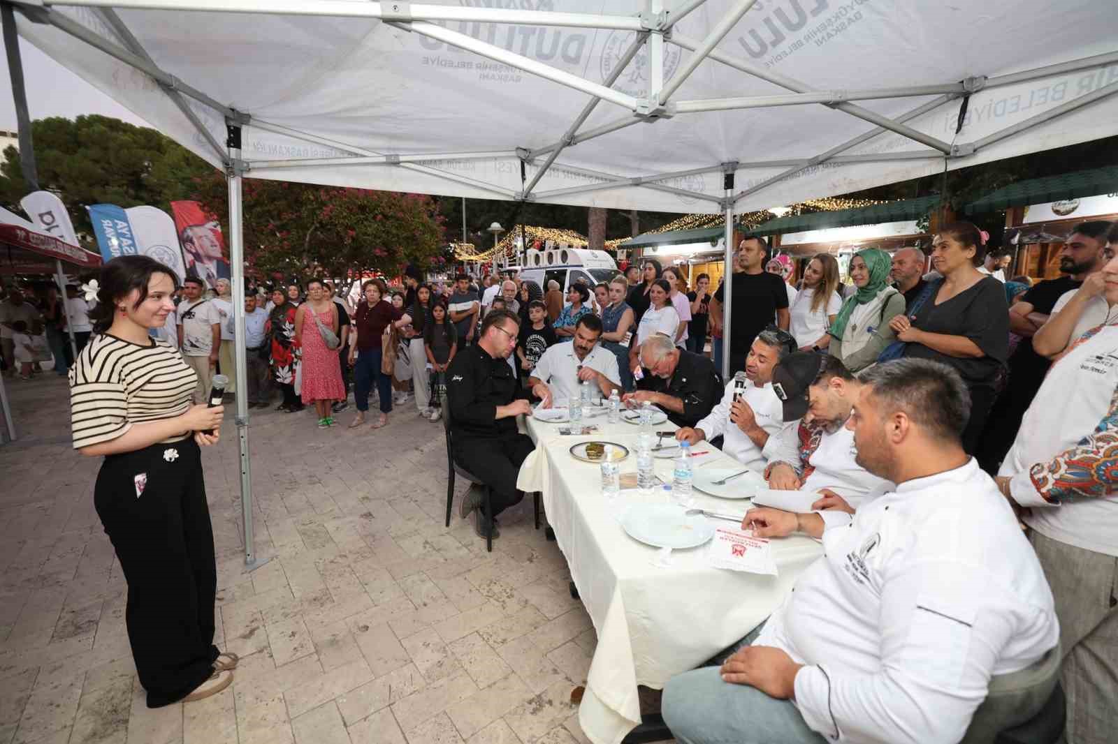 Gastronomi Çarşısı’nda ’En Güzel Sarma’ yarışması