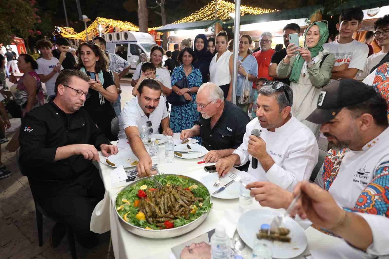 Gastronomi Çarşısı’nda ’En Güzel Sarma’ yarışması