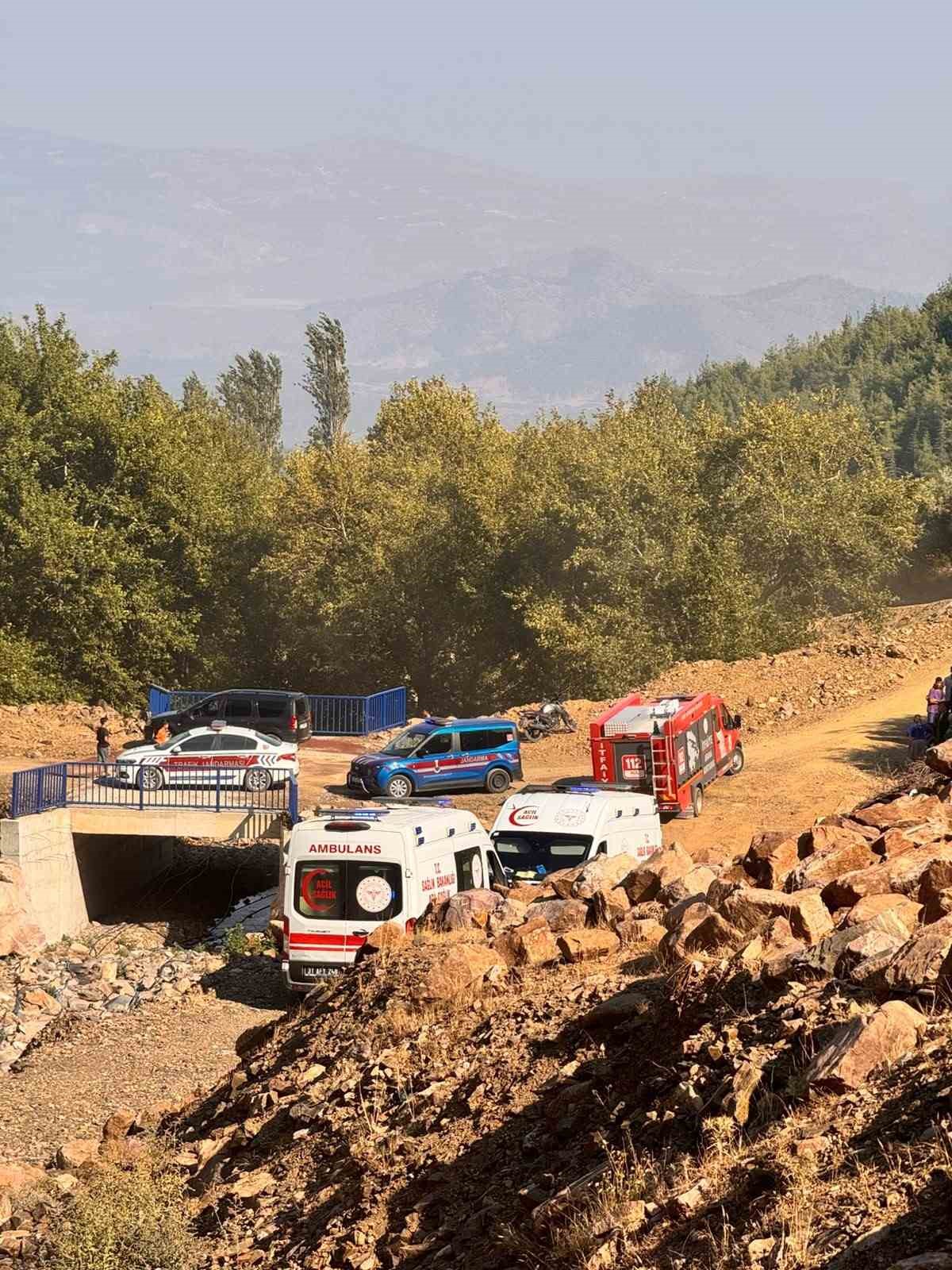 Sepetli motosiklet uçurumdan uçtu: 3 yaralı