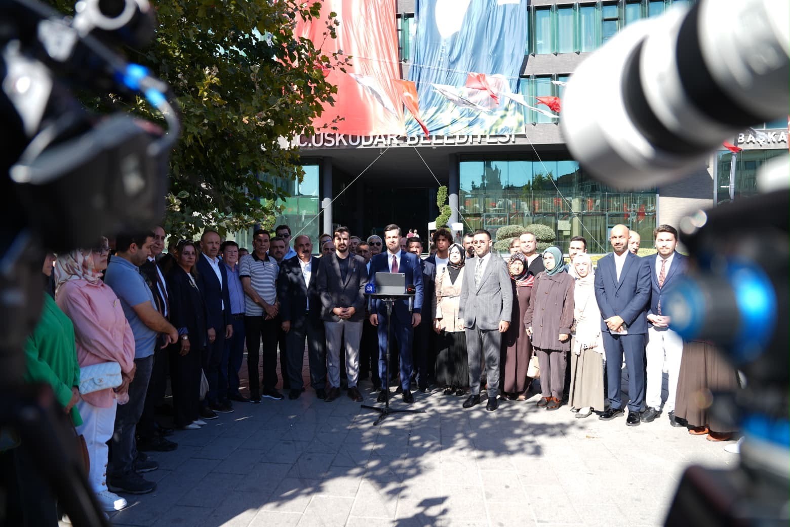 AK Parti’den Üsküdar Belediyesi’ne "hizmetsizlik" protestosu
