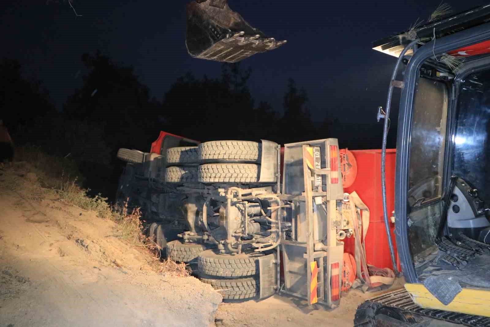 Orman yangınına müdahale eden arazöz devrildi: 2 işçi yaralandı
