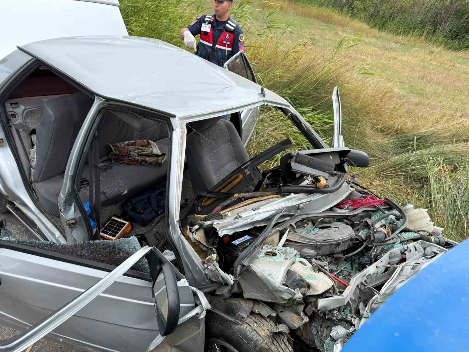 Bayburt’ta otomobille pikabın çarpıştığı kazada 1 kişi öldü, 4 kişi yaralandı