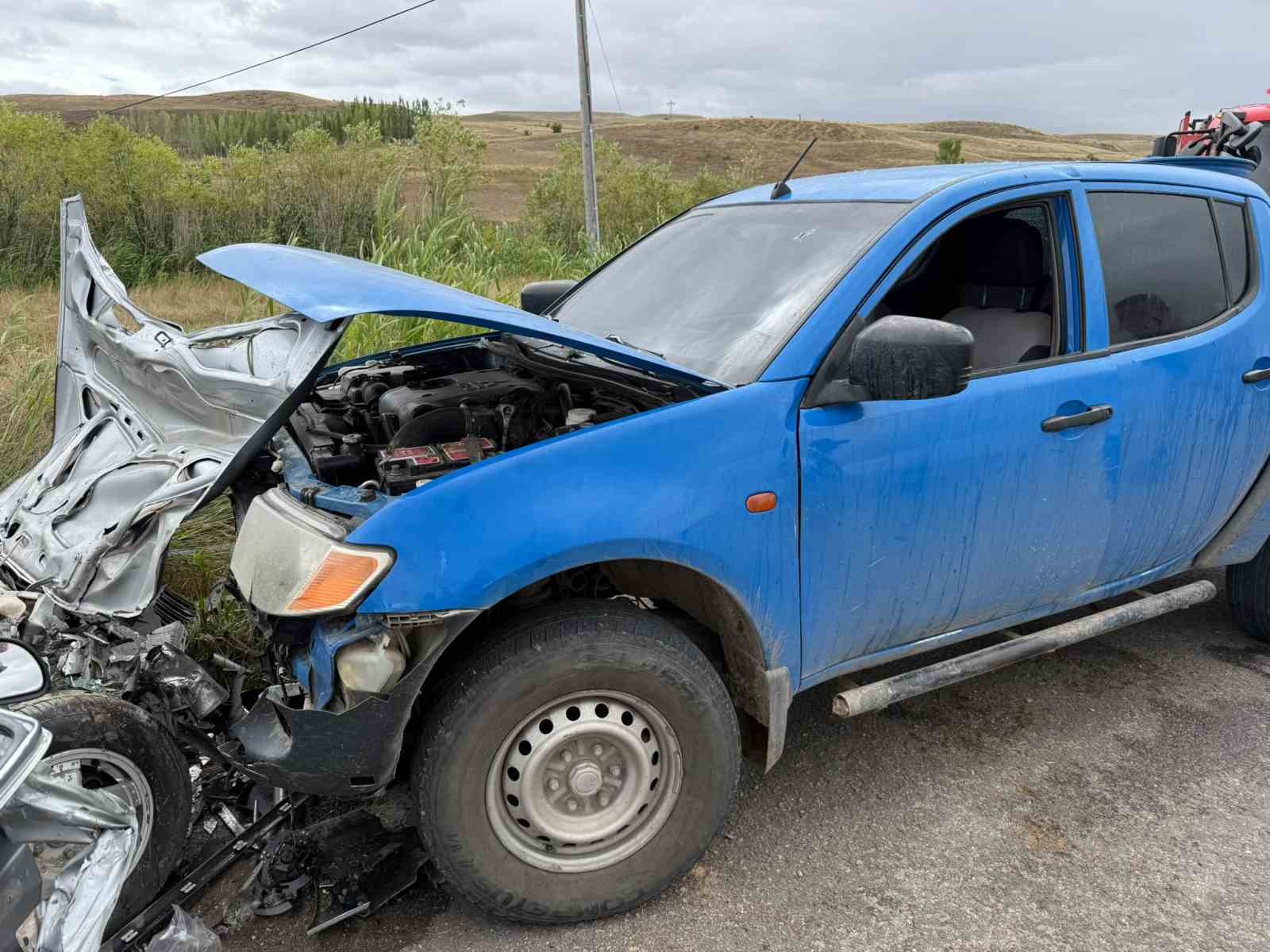 Bayburt’ta otomobille pikabın çarpıştığı kazada 1 kişi öldü, 4 kişi yaralandı