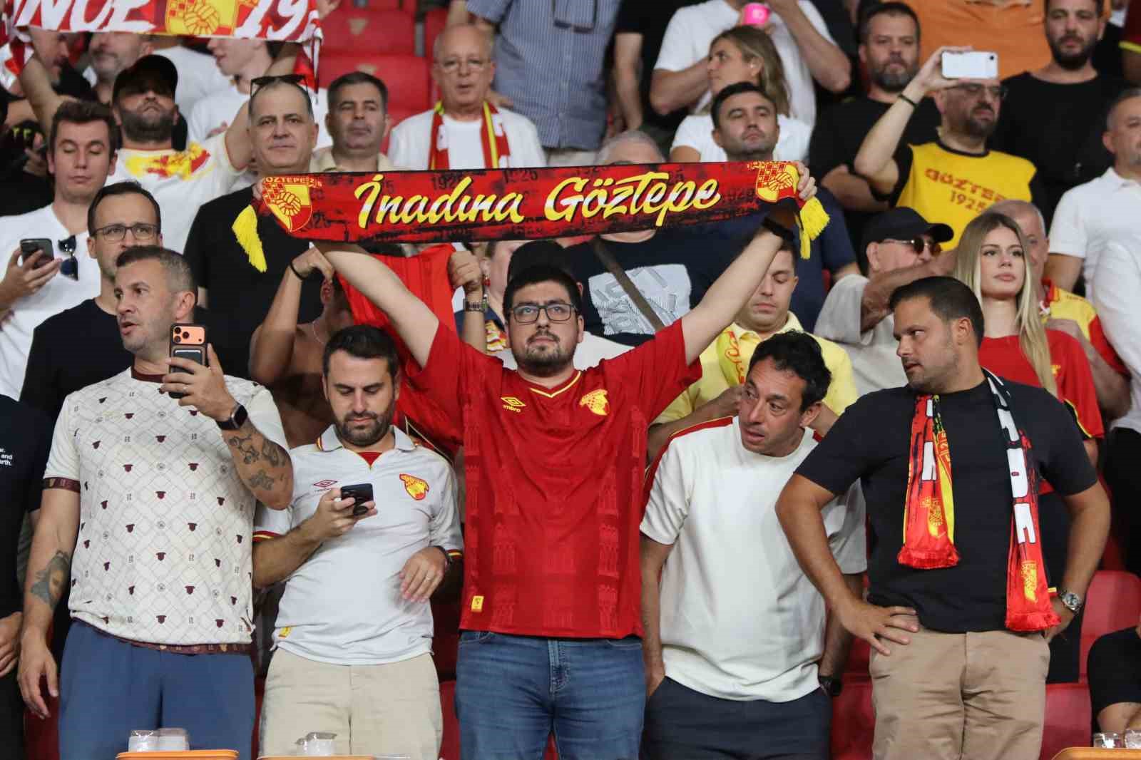 Trendyol Süper Lig: Göztepe: 0 - Gaziantep FK: 4 (İlk yarı)