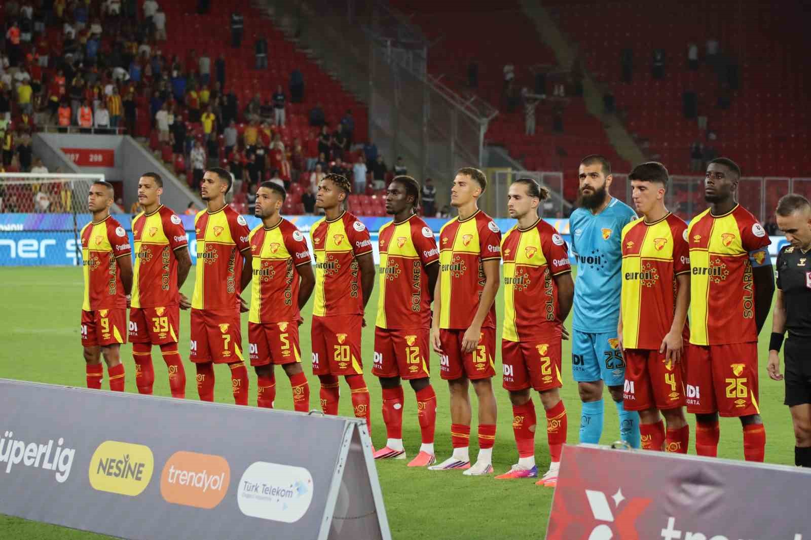 Trendyol Süper Lig: Göztepe: 0 - Gaziantep FK: 4 (İlk yarı)