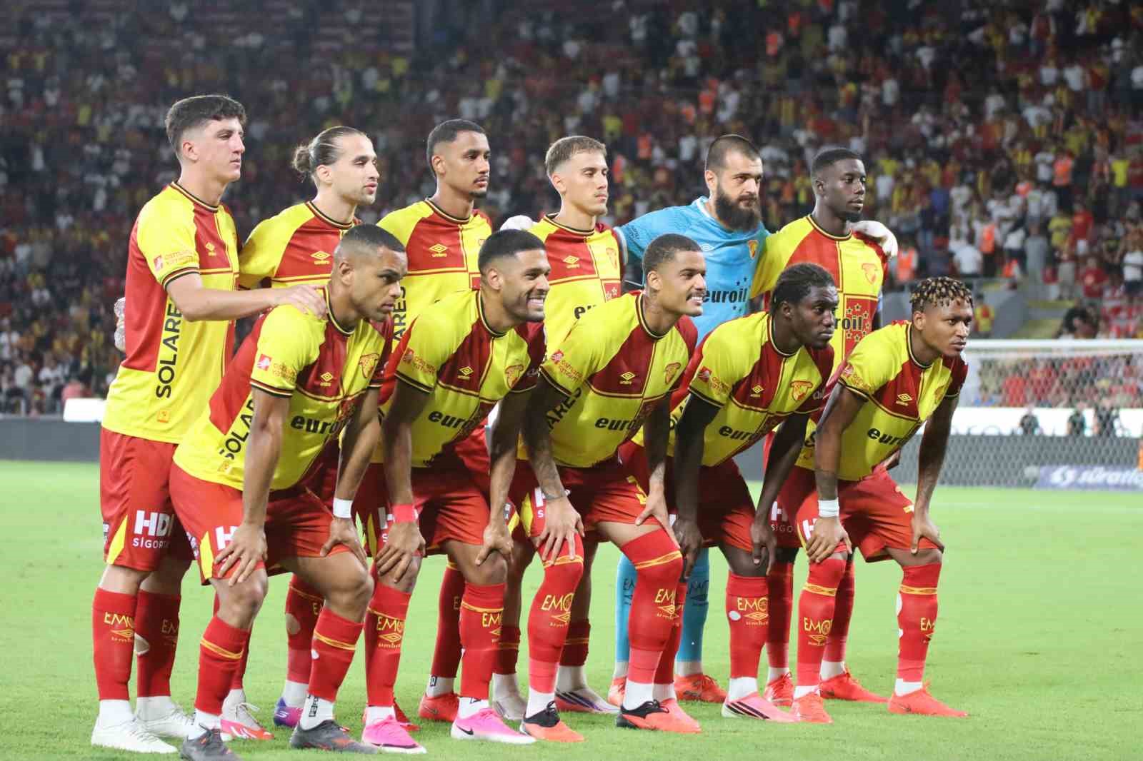 Trendyol Süper Lig: Göztepe: 0 - Gaziantep FK: 4 (İlk yarı)