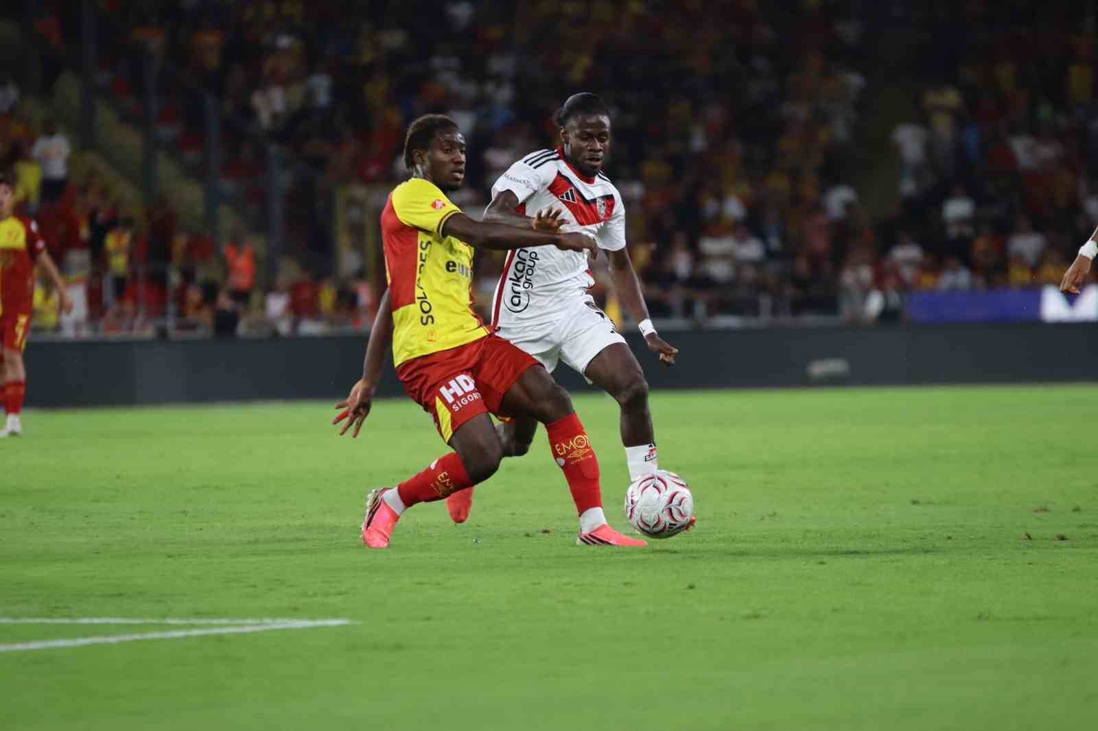 Trendyol Süper Lig: Göztepe: 0 - Gaziantep FK: 4 (İlk yarı)