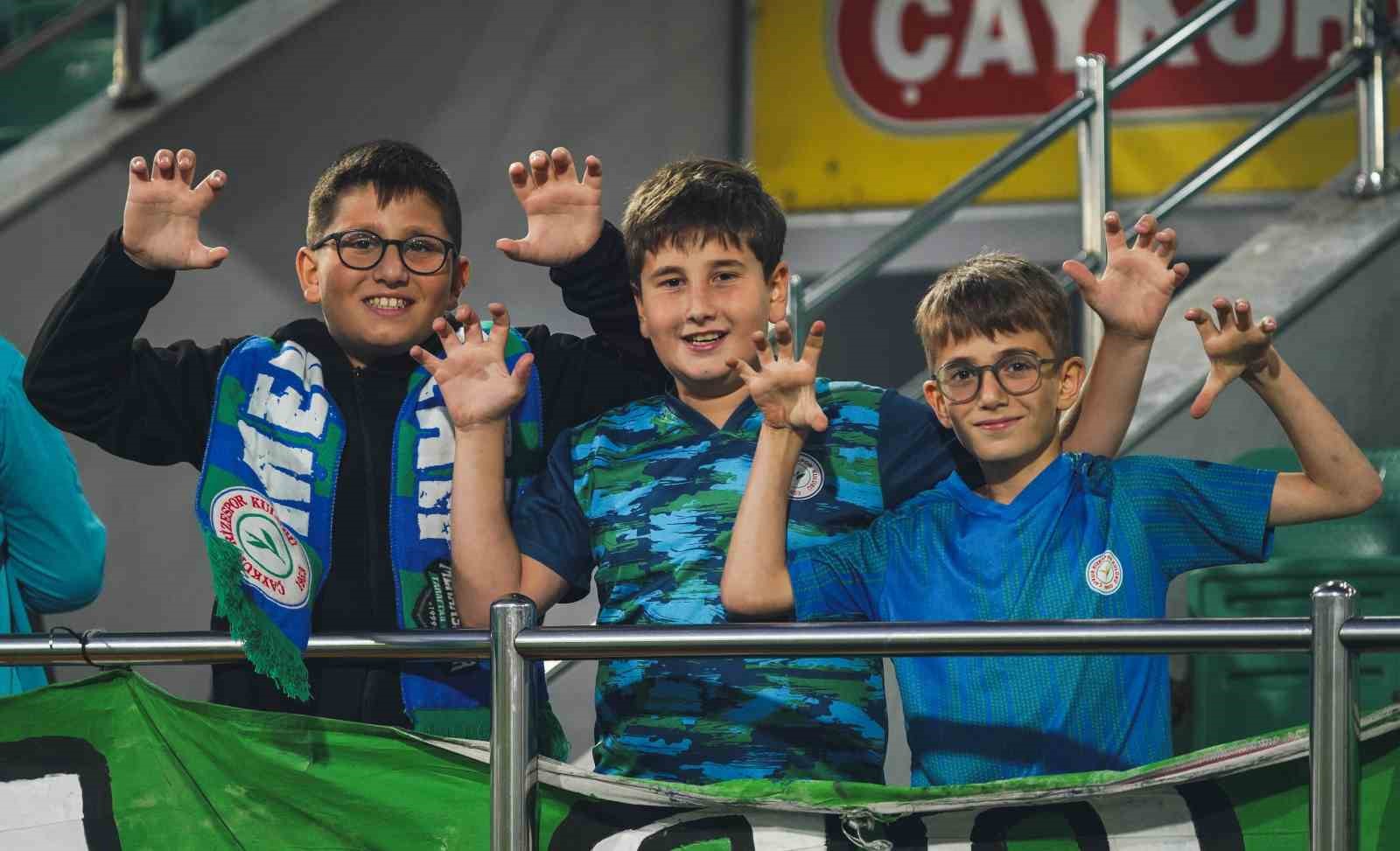 Trendyol Süper Lig: Çaykur Rizespor: 0 - Alanyaspor: 0 (İlk yarı)