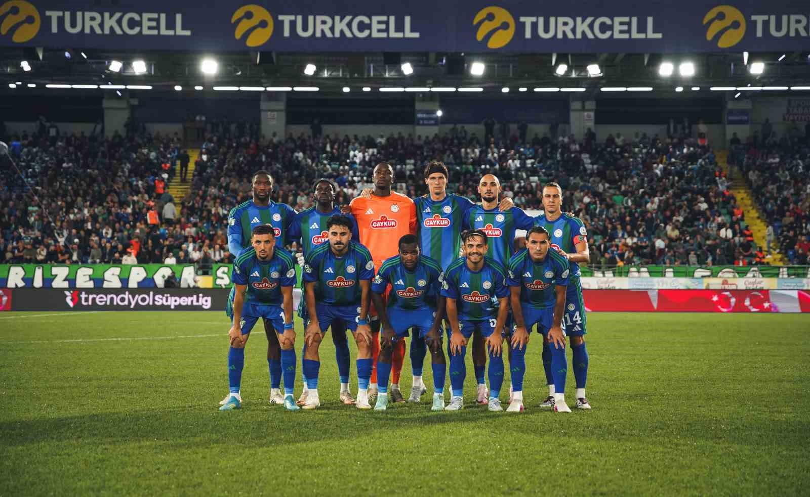 Trendyol Süper Lig: Çaykur Rizespor: 0 - Alanyaspor: 0 (İlk yarı)