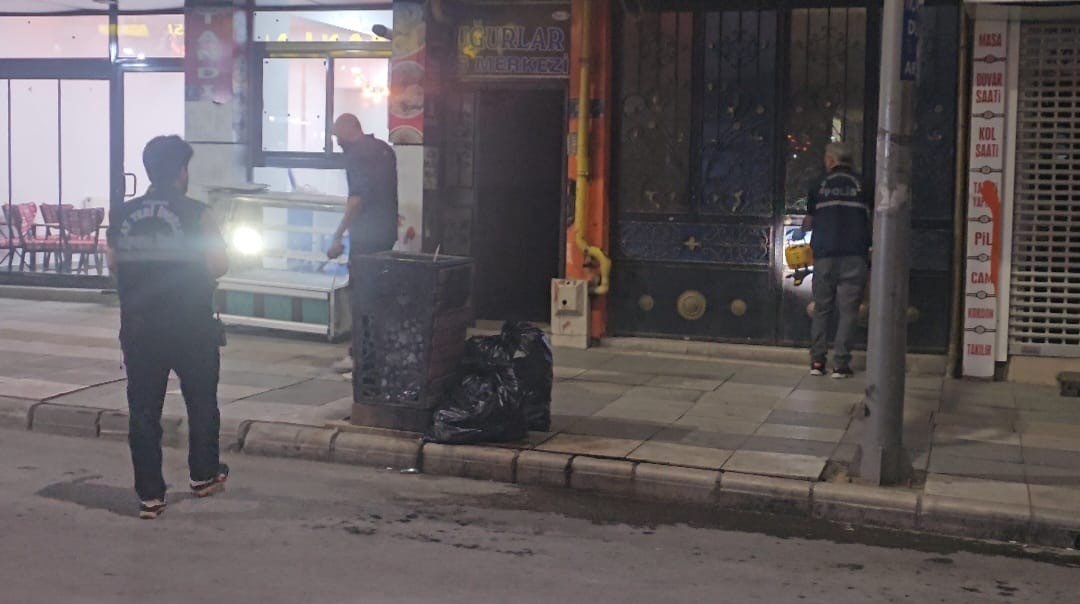Elazığ’da evde çıkan tartışma silahlı ve bıçaklı kavgaya dönüştü: 2 yaralı