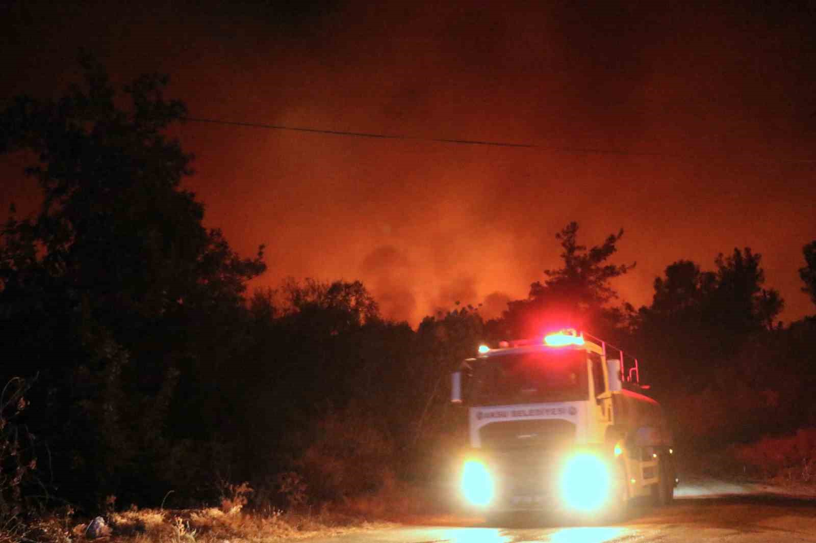 Antalya’daki yangında kara ekiplerinin cansiparane mücadelesi sürüyor