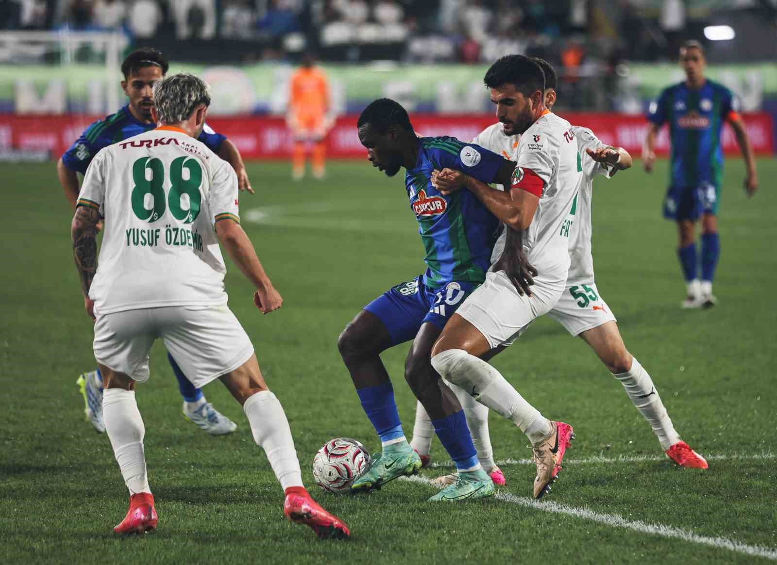 Trendyol Süper Lig: Çaykur Rizespor: 0 - Alanyaspor: 1 (Maç sonucu)