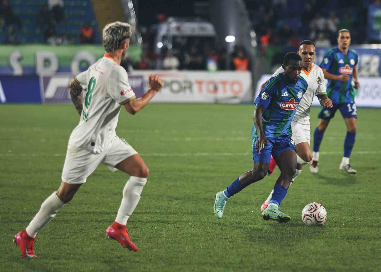 Trendyol Süper Lig: Çaykur Rizespor: 0 - Alanyaspor: 1 (Maç sonucu)