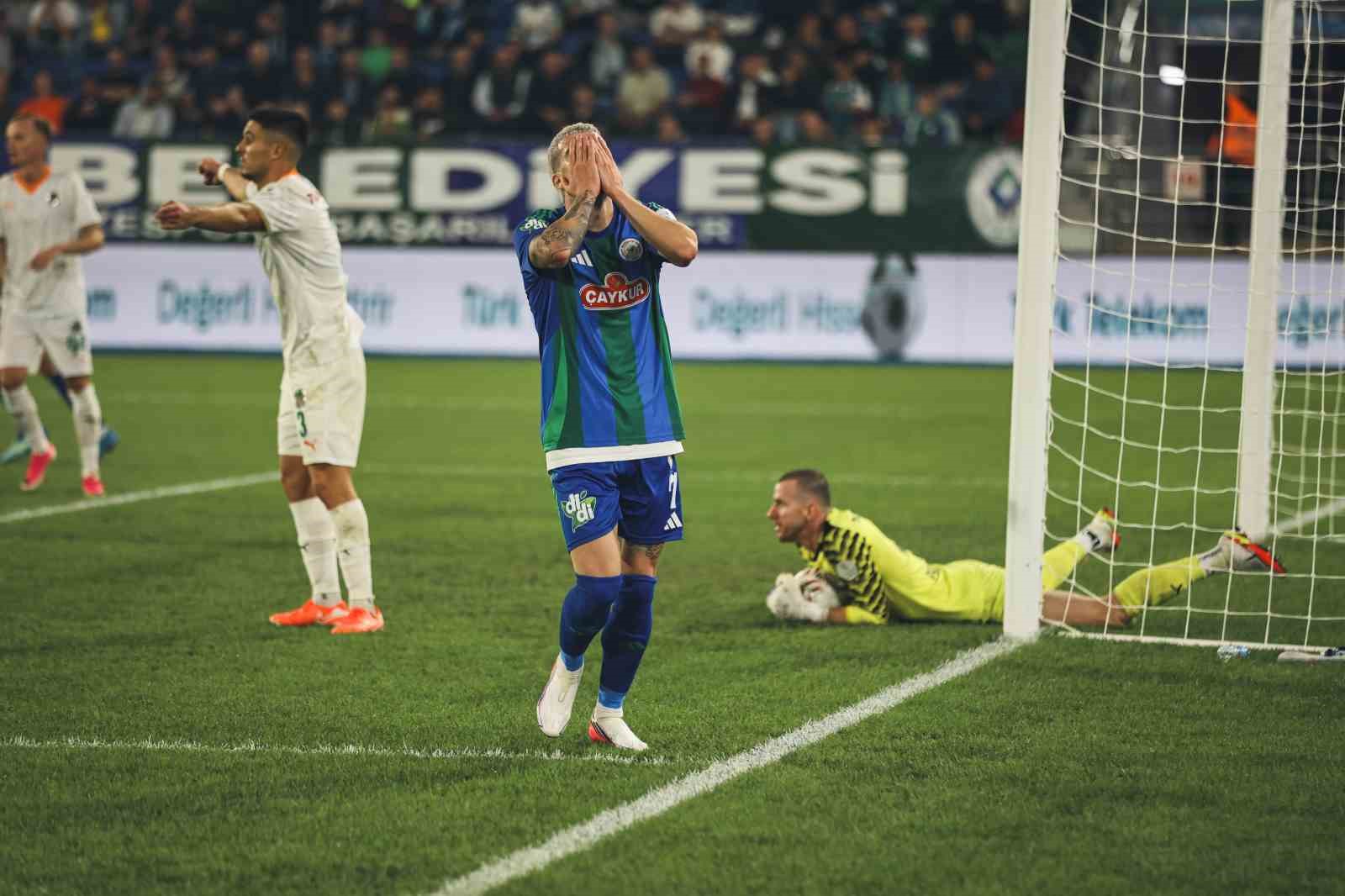 Trendyol Süper Lig: Çaykur Rizespor: 0 - Alanyaspor: 1 (Maç sonucu)