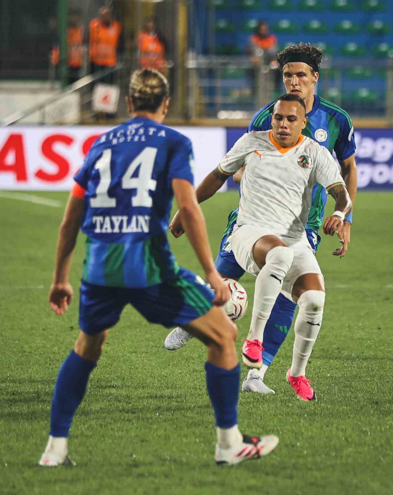 Trendyol Süper Lig: Çaykur Rizespor: 0 - Alanyaspor: 1 (Maç sonucu)