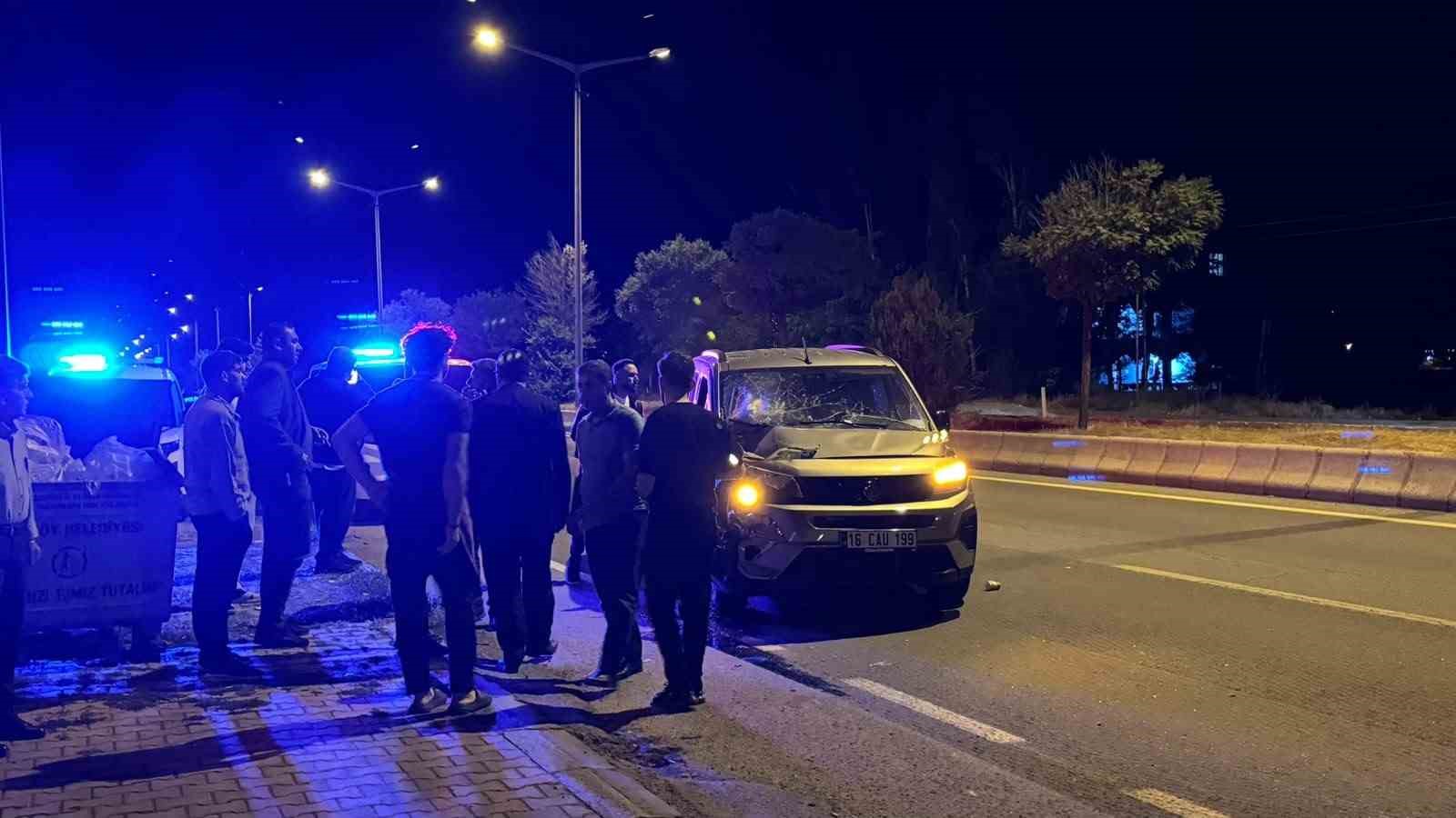 Muş-Bitlis kara yolunda tır ile otomobil çarpıştı: 1 yaralı