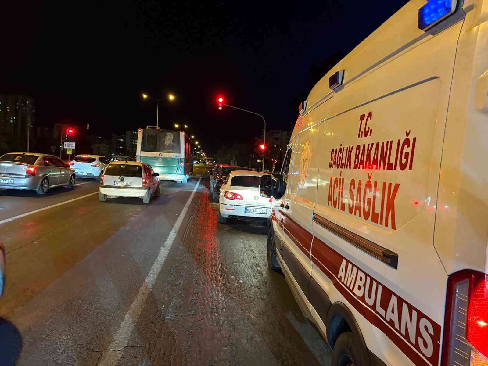 Kayseri’de 3 otomobil çarpıştı: 1 yaralı