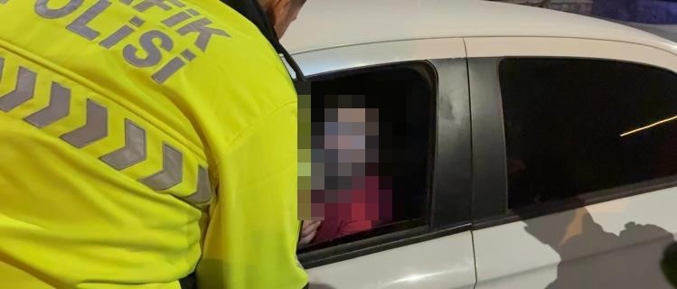 Kayseri’de otomobiliyle uyuyakalan sürücüye 25 bin TL idari para cezası yazıldı