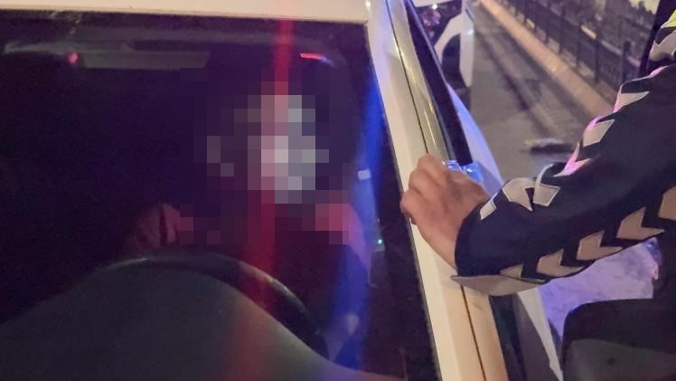 Kayseri’de otomobiliyle uyuyakalan sürücüye 25 bin TL idari para cezası yazıldı