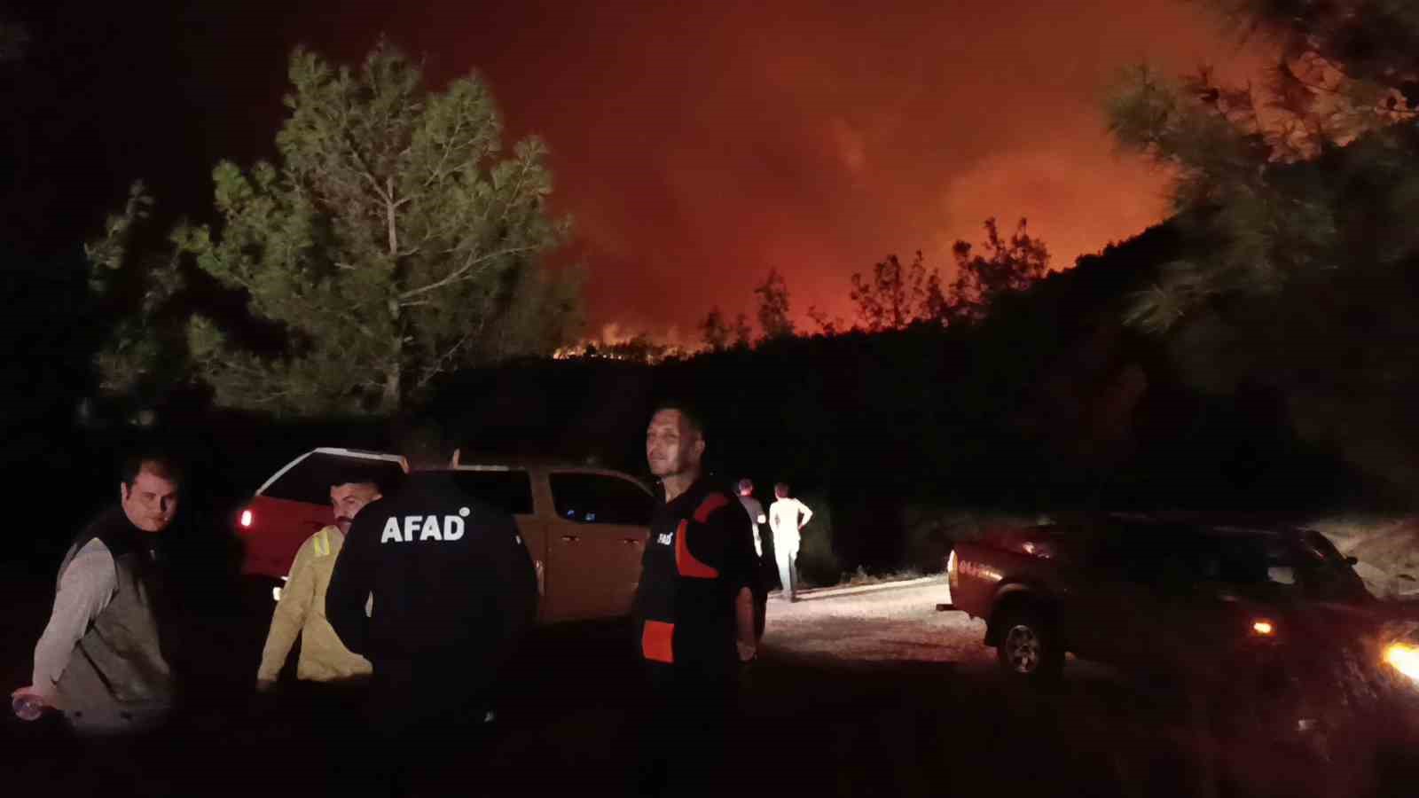 Kozan’da orman yangını: Yerleşim yerleri tahliye edildi