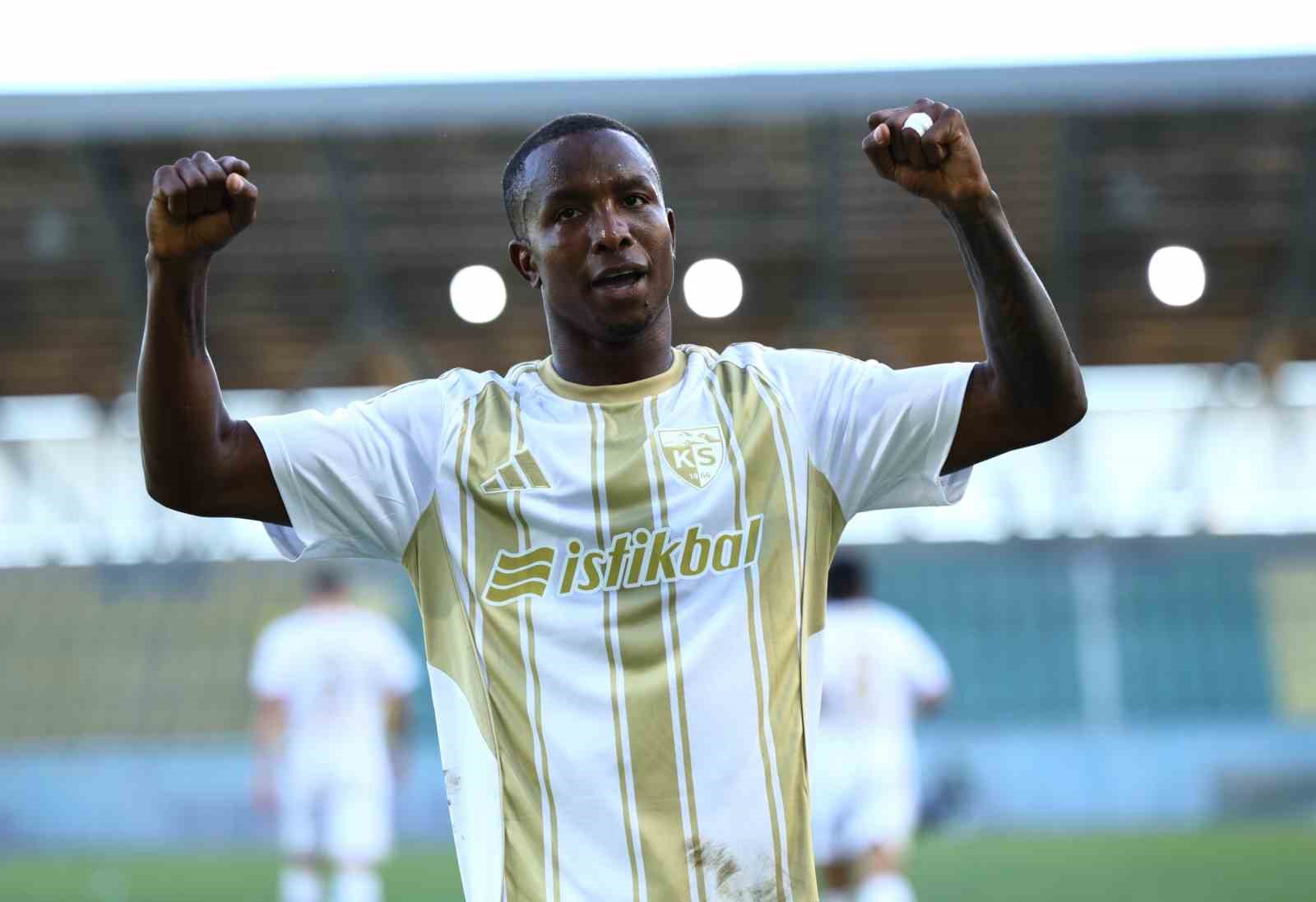 Daniel Moreno gol perdesini araladı