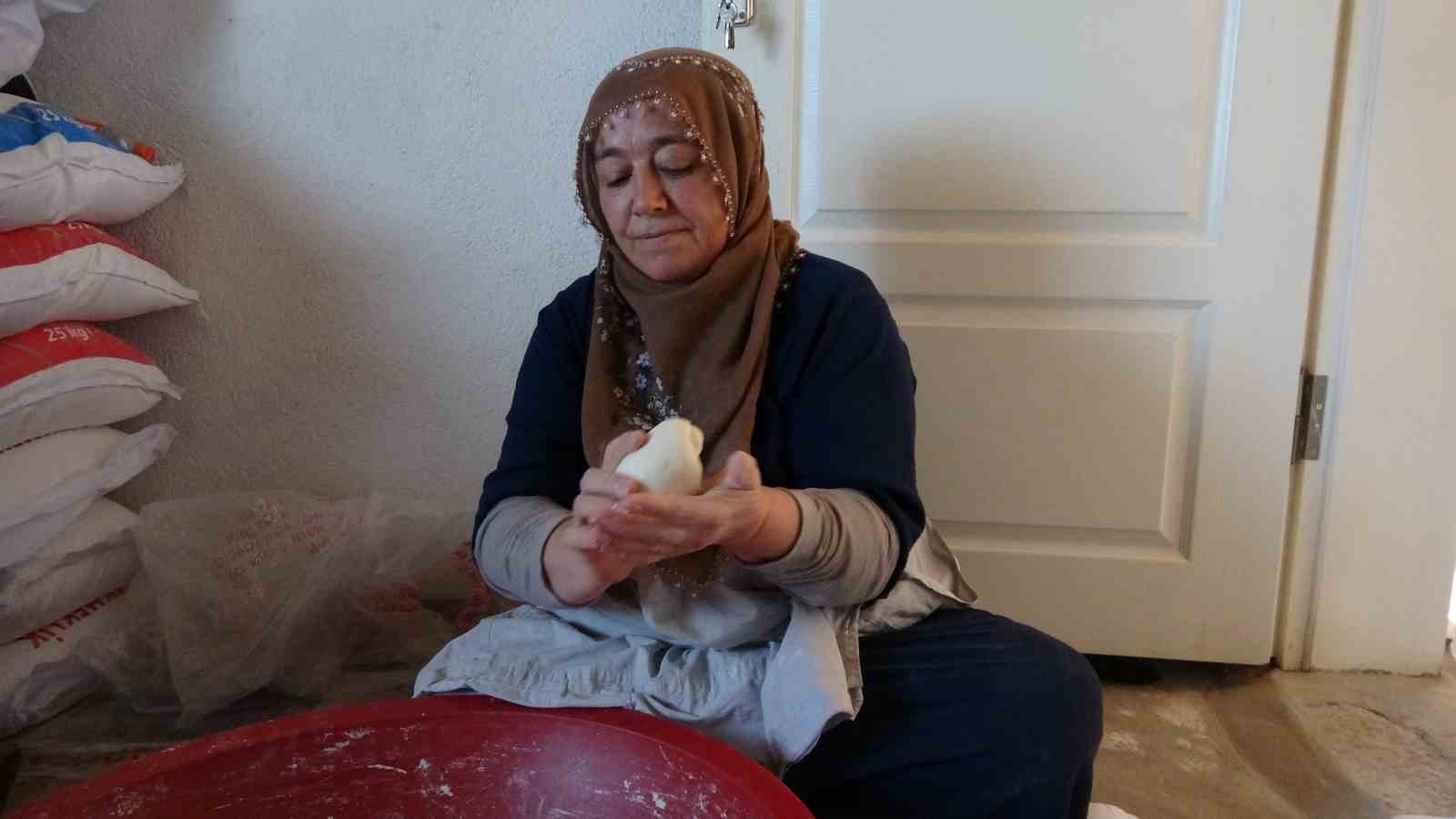 Yozgat’ta imece usulü kışlık yufka ekmek hazırlığı sürüyor