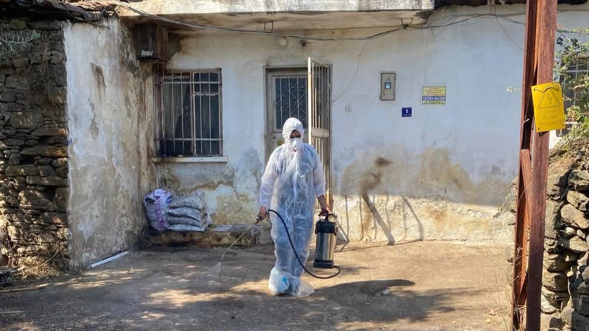 Bozdoğan’da çöp ev temizlendi