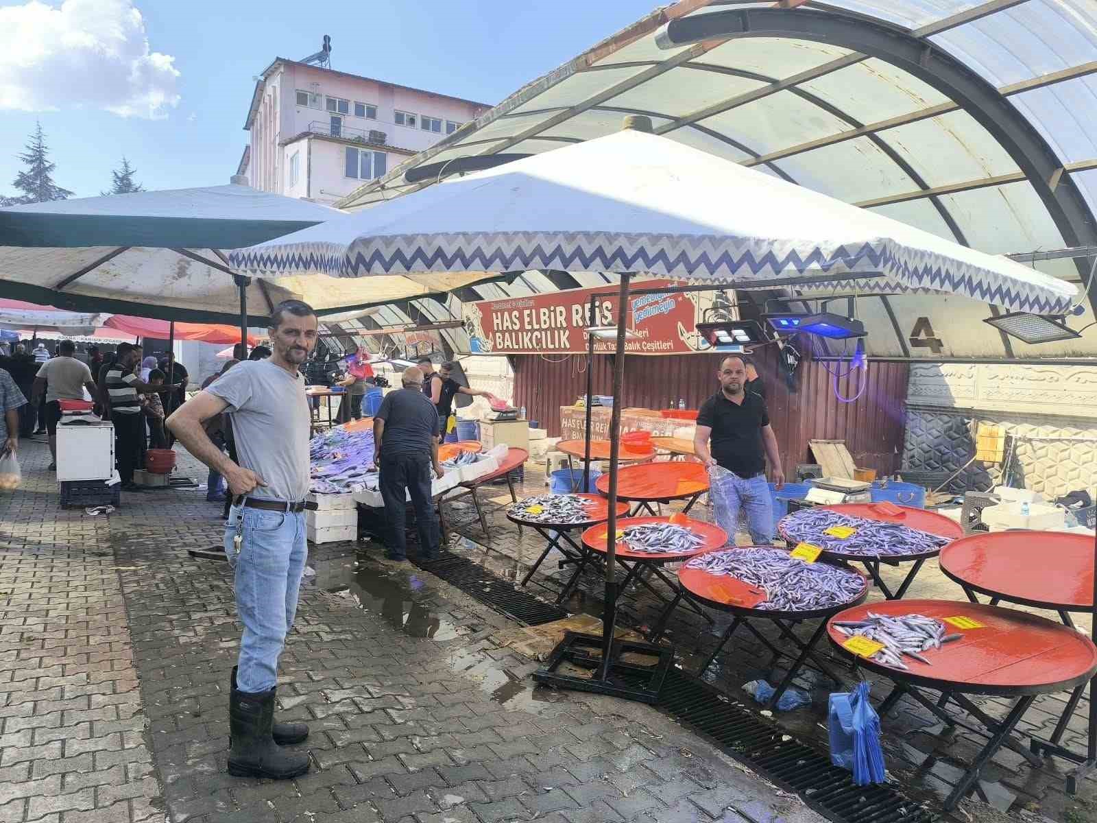 Afyonkarahisar’da balıkçı tezgahlarında hareketlilik başladı