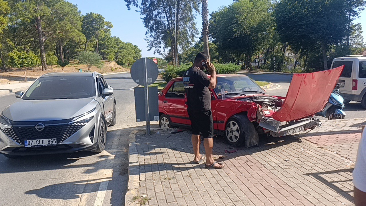 Hurdaya dönen araçtan burnu bile kanamadan çıktı
