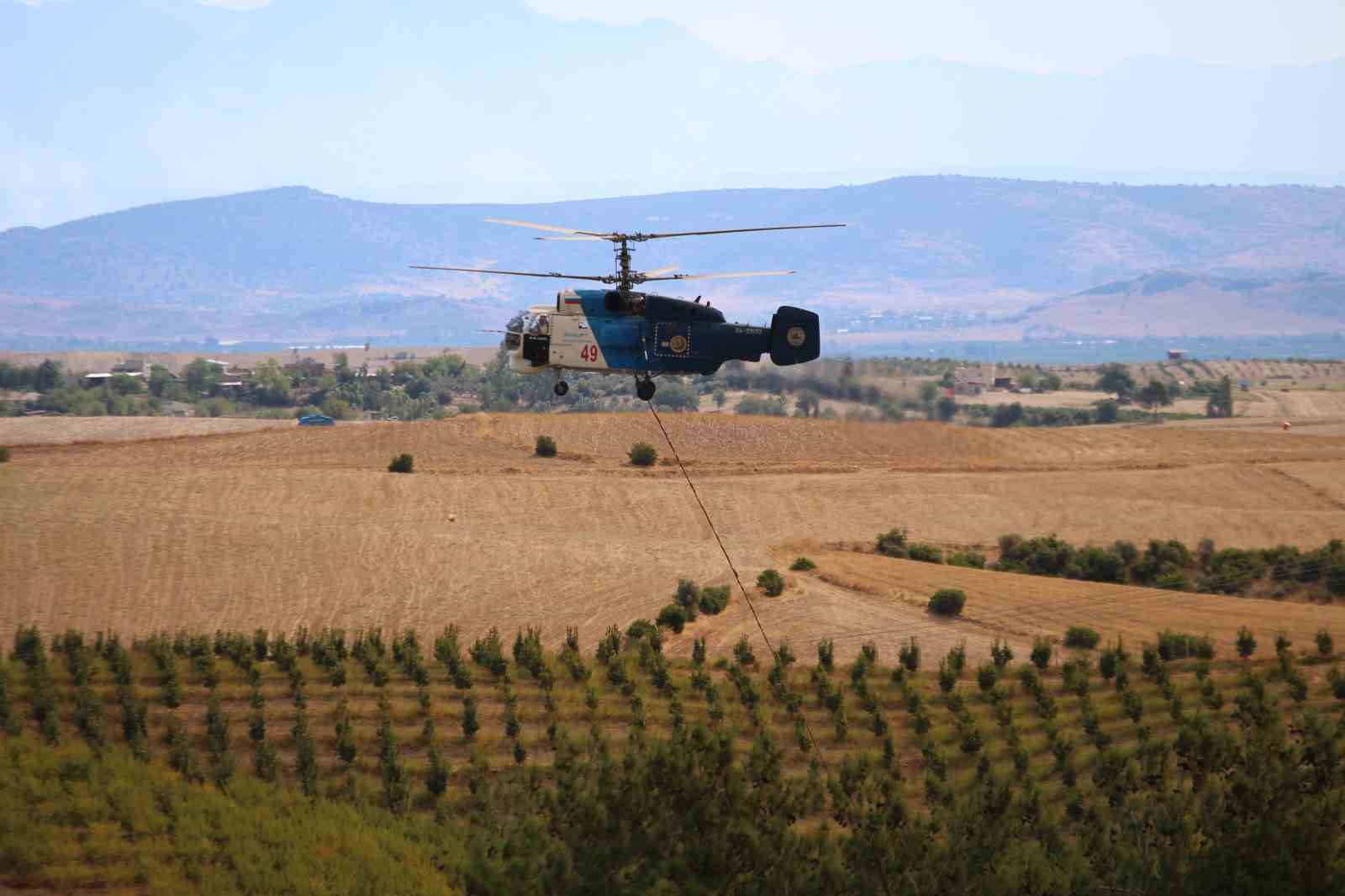 Kozan’da orman yangını: 40 ev tahliye edildi, 3 uçak ve 9 helikopter havada