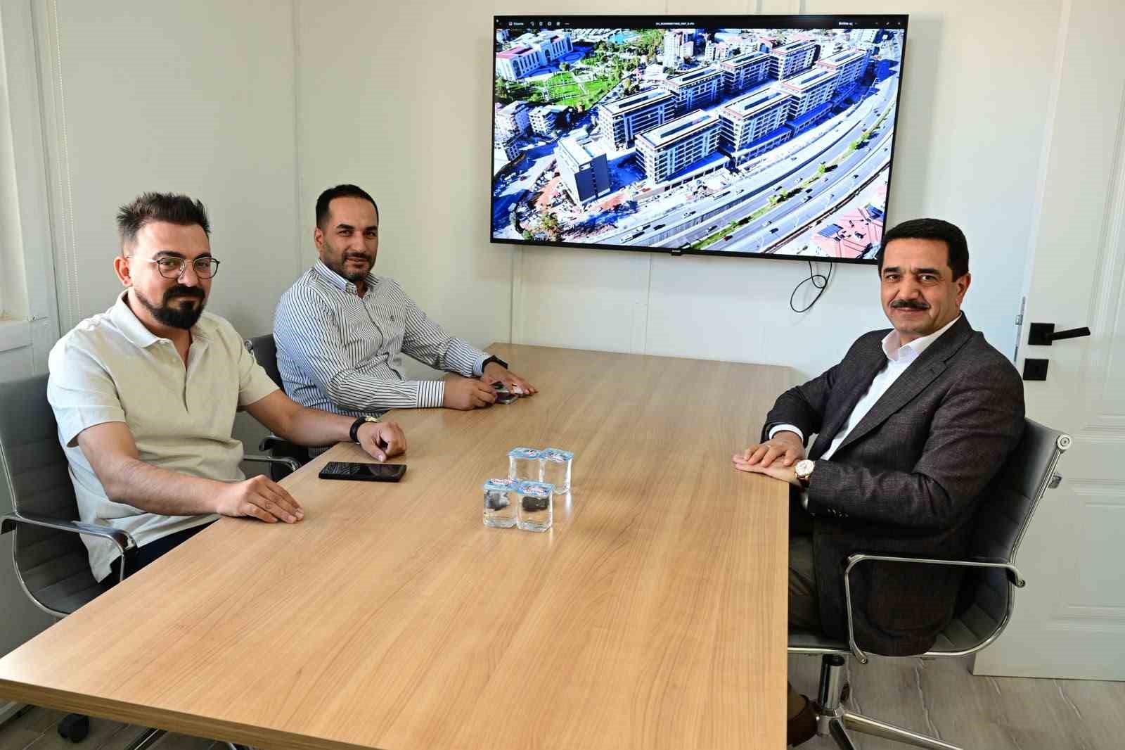Başkan Taşkın, eski hal binası alanındaki projeyi inceledi