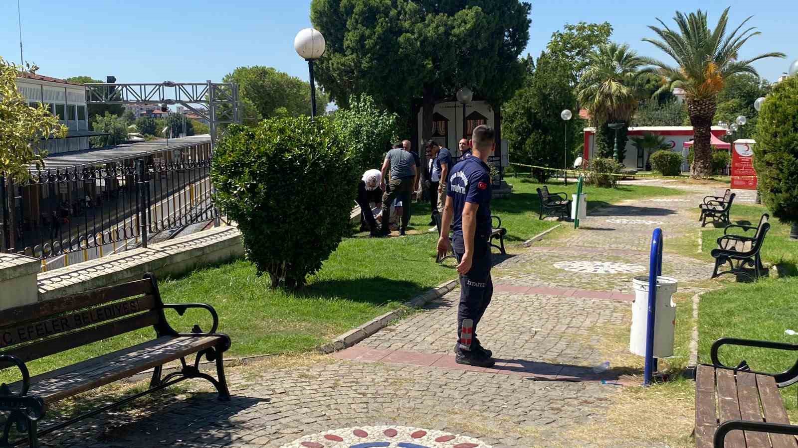 Tren yoluna atlamak isteyen adamı ekipler kurtardı