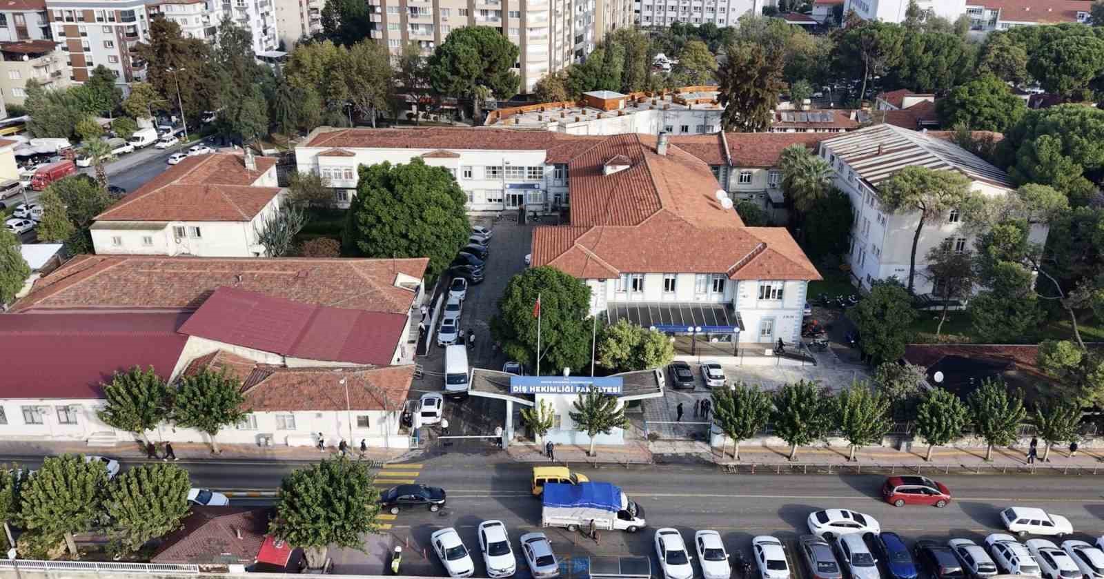 ADÜ Diş Hekimliği Fakültesi 2025 yılında 103 lisans, 16 uzmanlık öğrencisini mezun etti